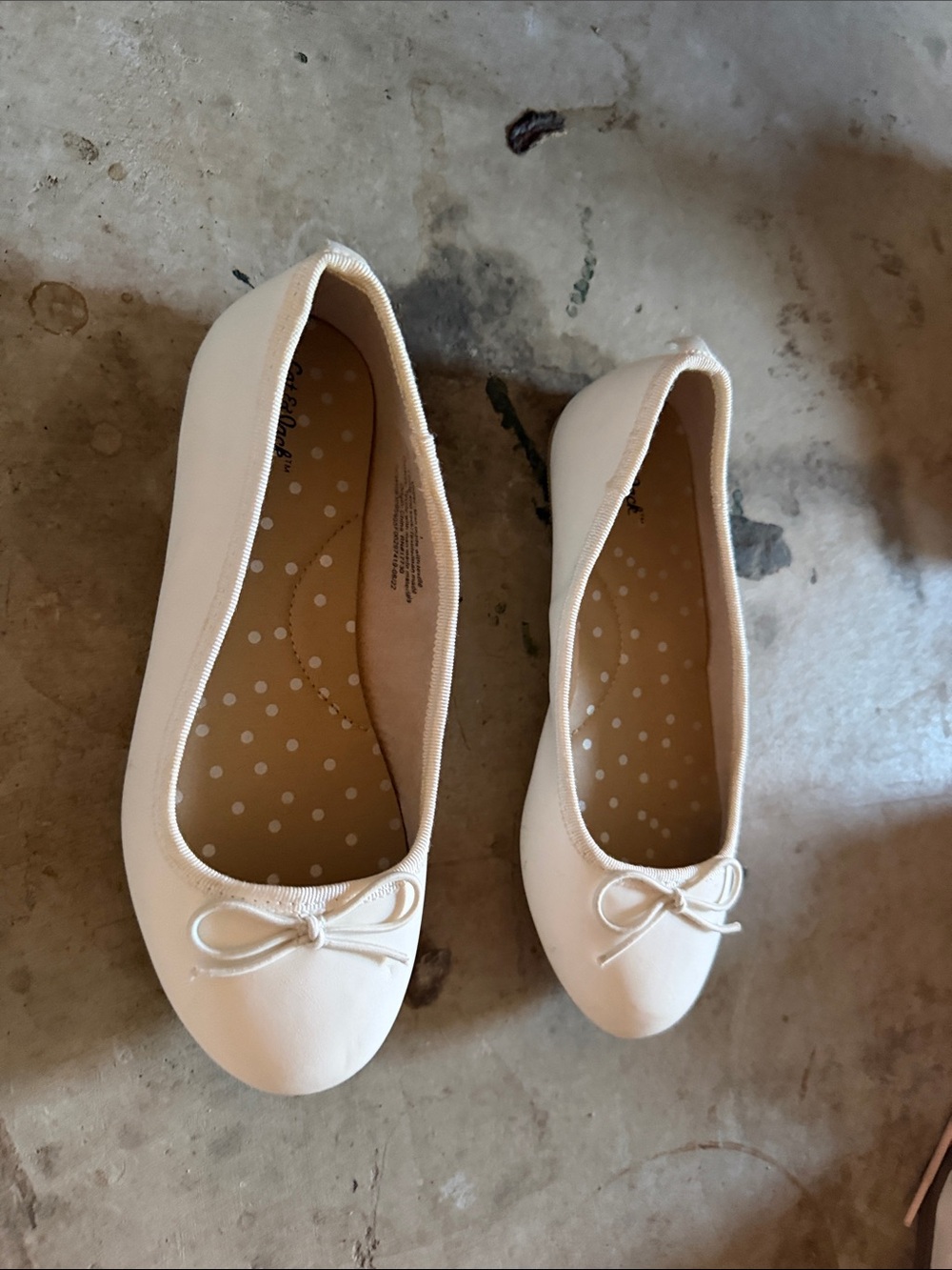 Cat & Jack White Girls' Bow Ballet Flats - Picture 7 of 7
